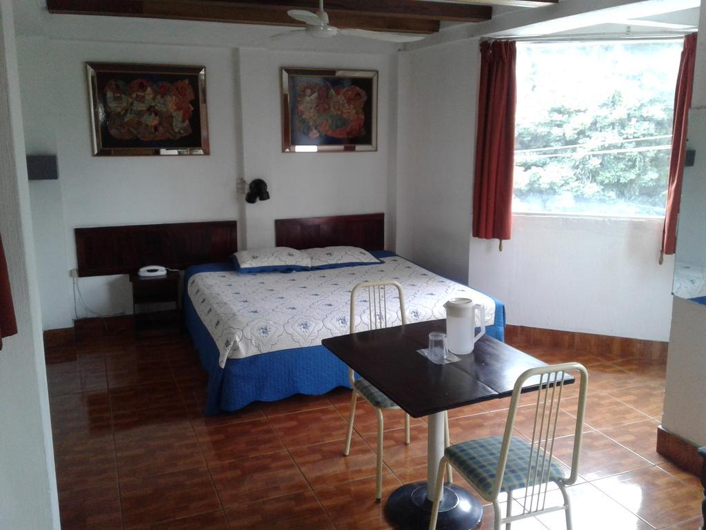 Hotel Posada Proceres Guatemala City Room photo